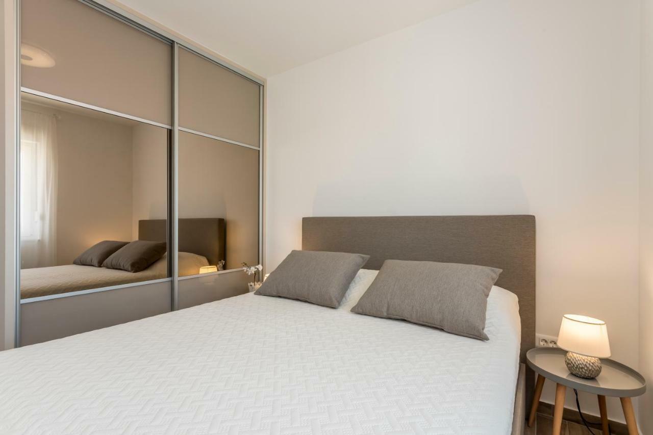 Luxury View Apartments Rogoznica  Kültér fotó